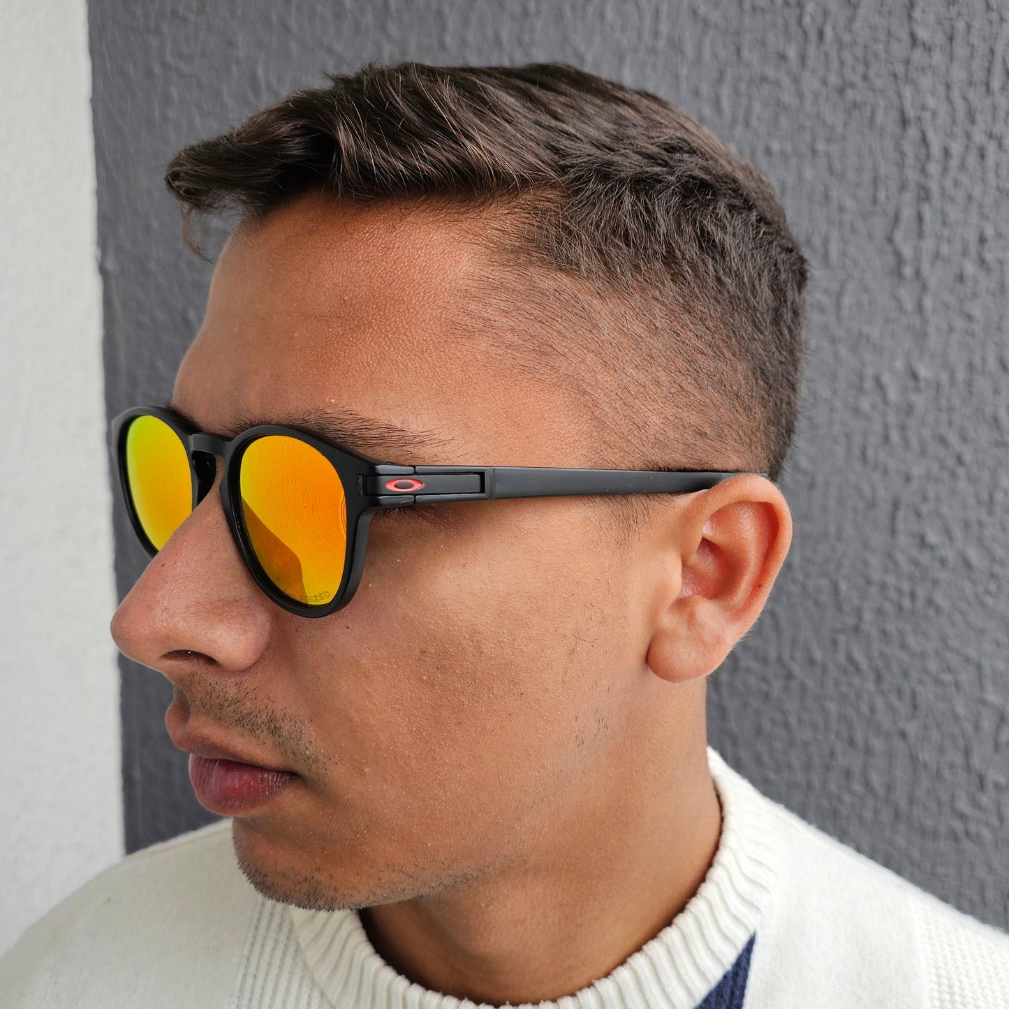 Latch Armação Preta