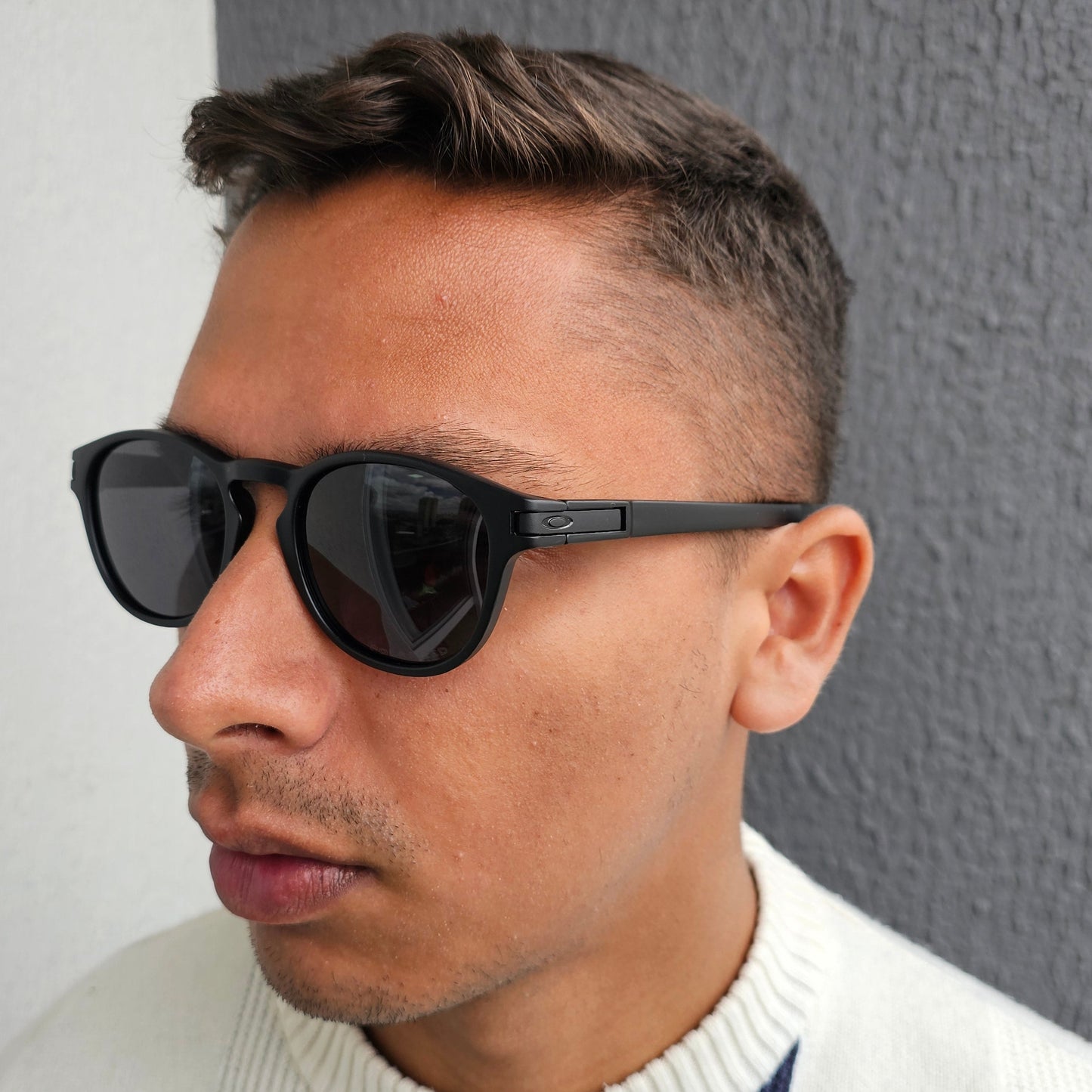 Latch Armação Preta