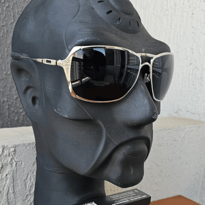 Inmate Armação Prata -  Lentes Black