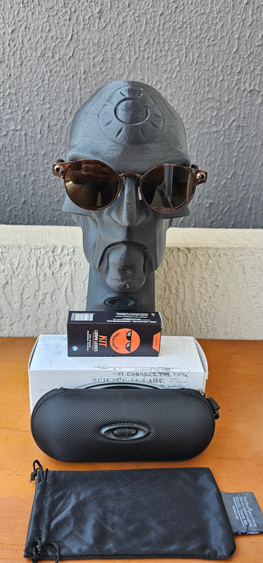 Deadbolt Armação Bronze