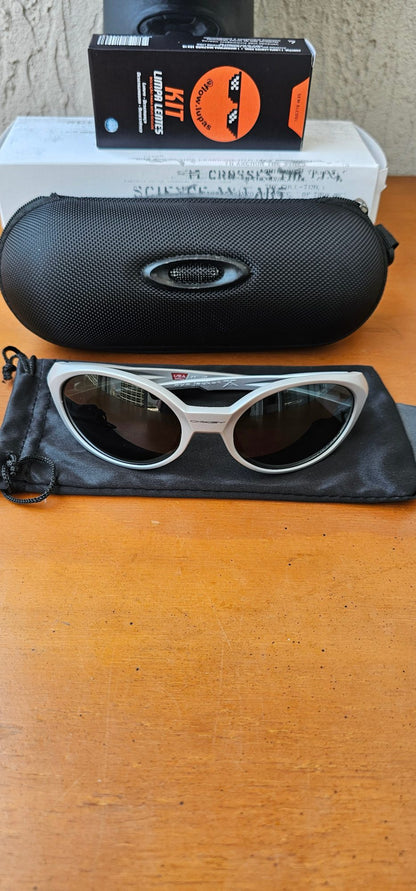 Eye Jacket Armação Cinza/Preta