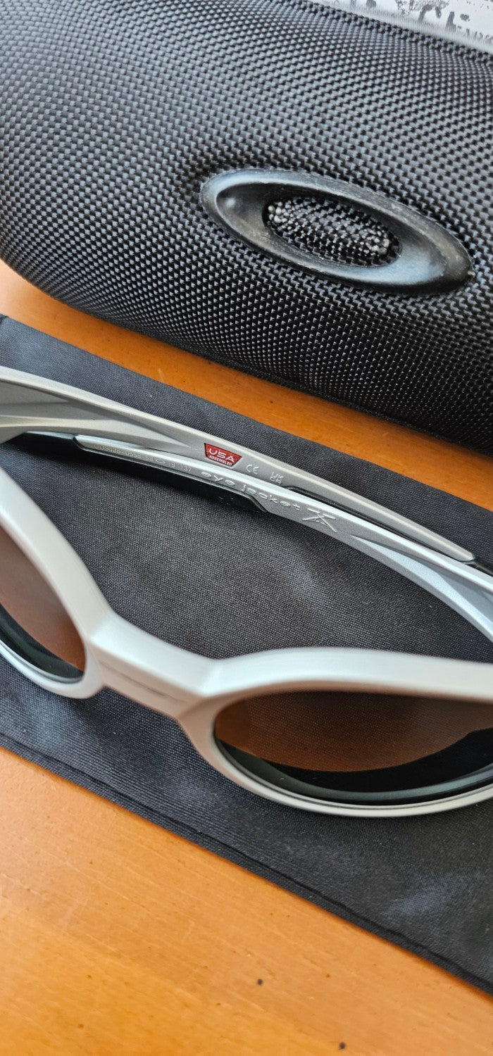 Eye Jacket Armação Cinza/Preta