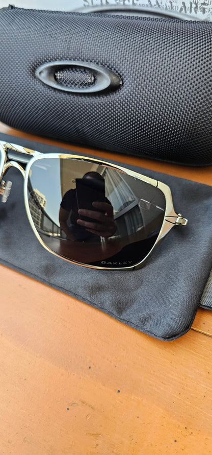 Inmate Armação Prata -  Lentes Black