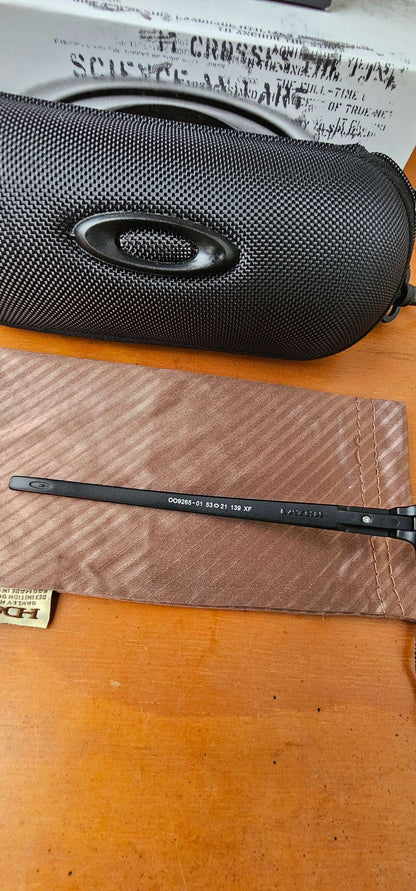 Latch Armação Preta