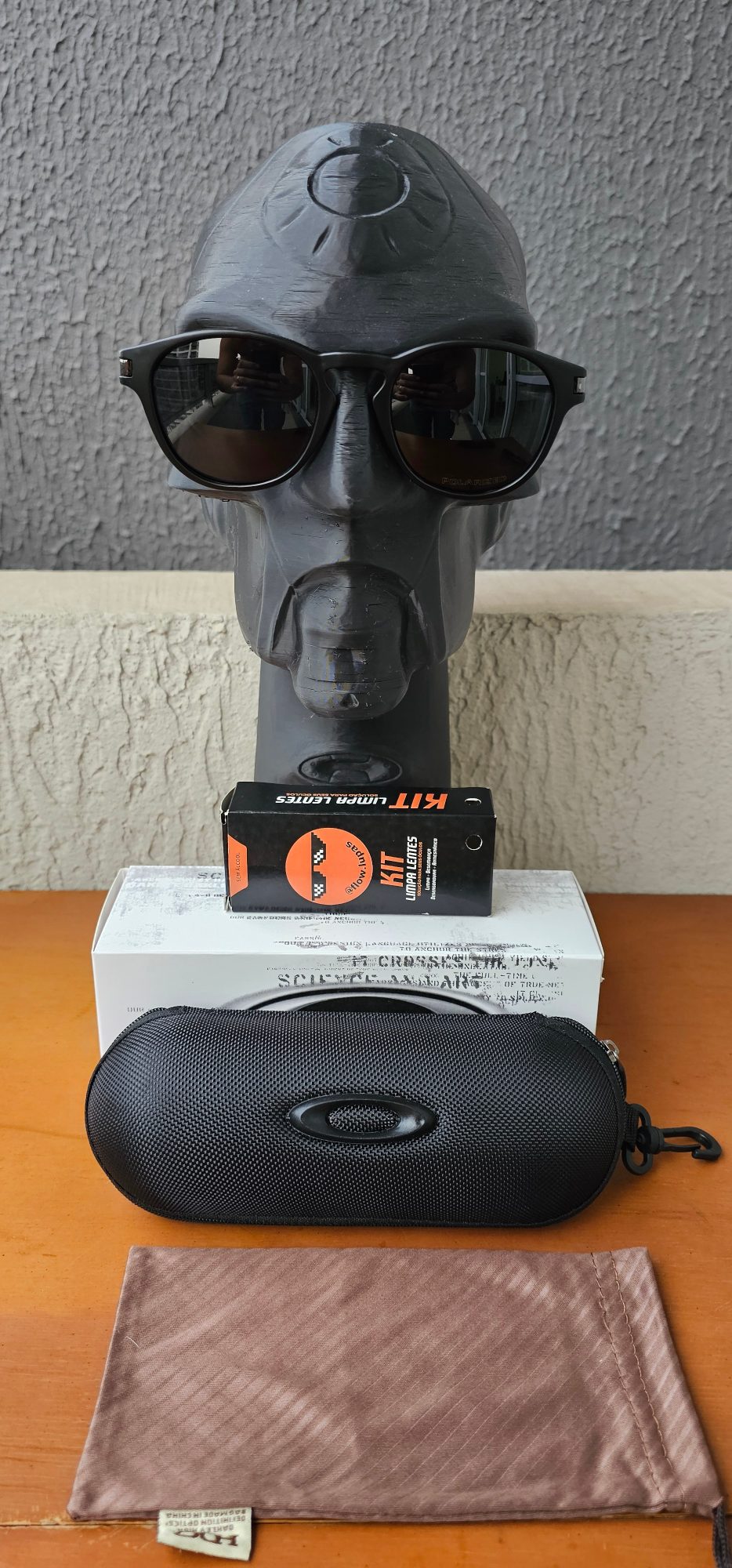 Latch Armação Preta