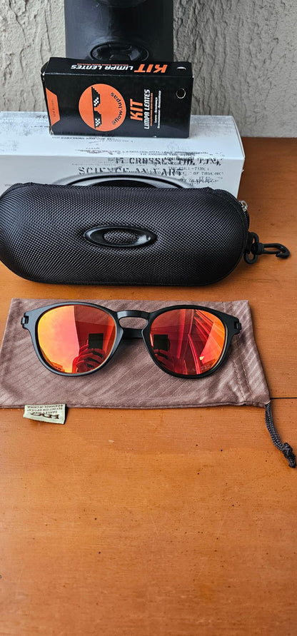 Latch Armação Preta